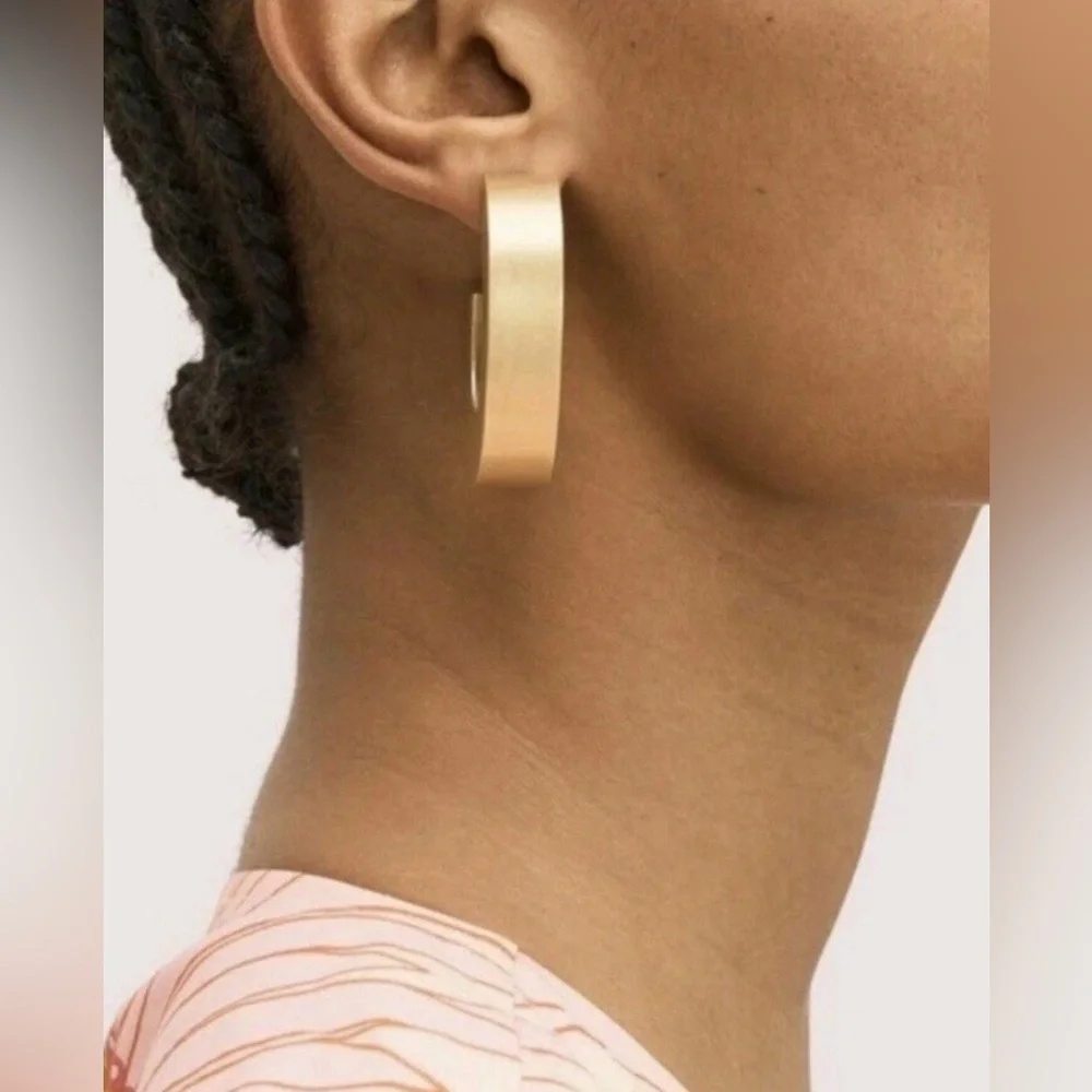 NEW‎ Kate Spade Urban Jungle C-Shaped Hoop Earrings Worn Gold Chunky Dust Bag